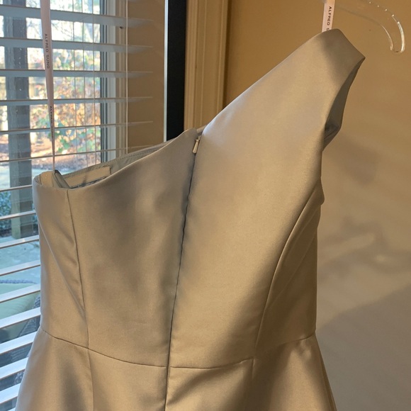 Alfred Sung Bridesmaid Dress in Mist, Size 4 - Picture 7 of 8